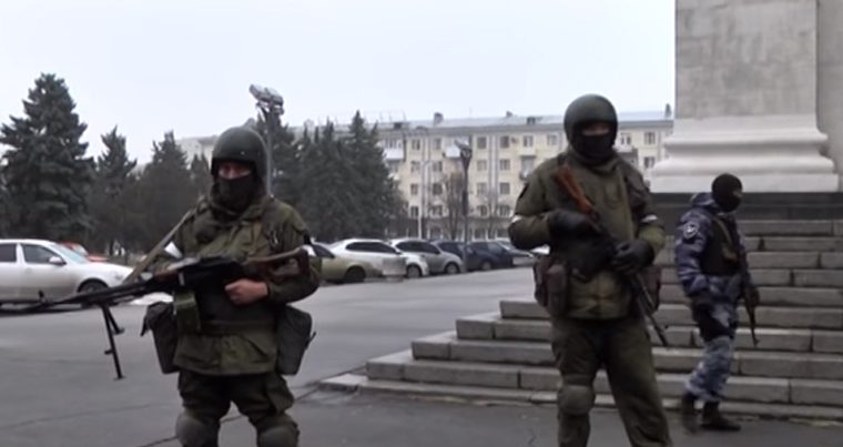 Вооруженные банды сепаратистов напали друг на друга: захвачен центр Луганска — ВИДЕО
