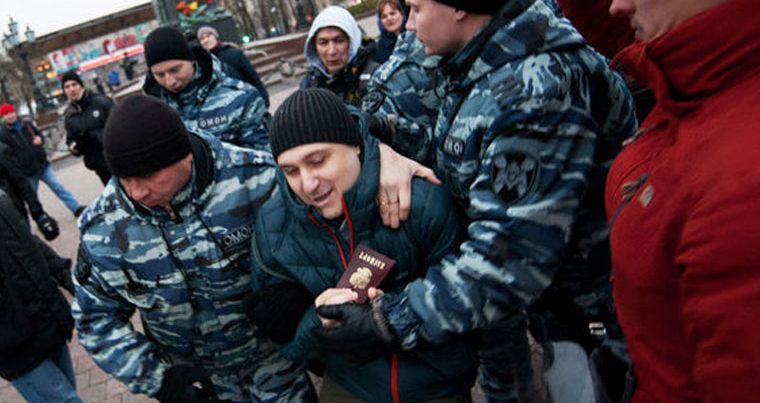Полиция проводит массовые задержания в крупных городах России — ВИДЕО