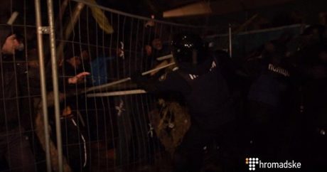 Полиция штурмовала лагерь сторонников Саакашвили под Радой