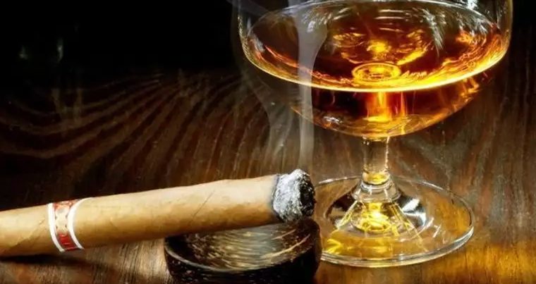 В Азербайджане повысятся цены на алкоголь и сигареты