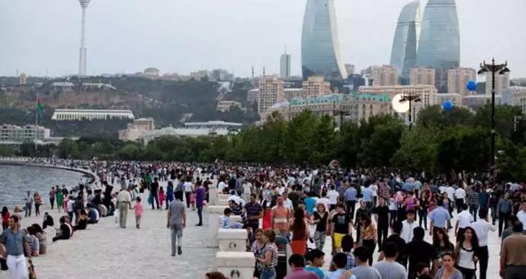 Насколько выросла численность населения Баку?