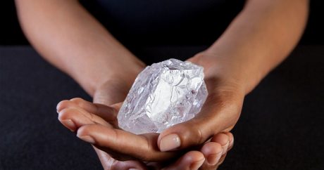 Продан один из самых больших бриллиантов в мире