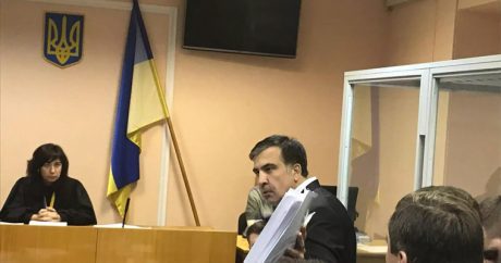 На освободившую Саакашвили судью завели дело