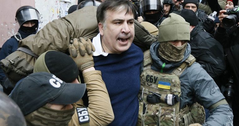 Саакашвили из СИЗО доставили в суд — ВИДЕО