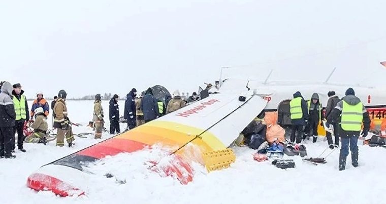 В России разбился пассажирский самолет: есть жертвы – ВИДЕО