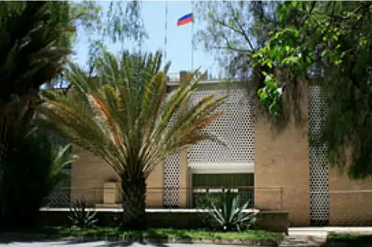 Россия приостановила деятельность своего посольства в Йемене