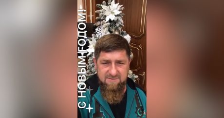 Кадыров поздравил с Новым годом трогательным стихотворением