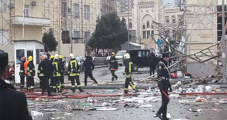 Пожар в центре Баку – ВИДЕО