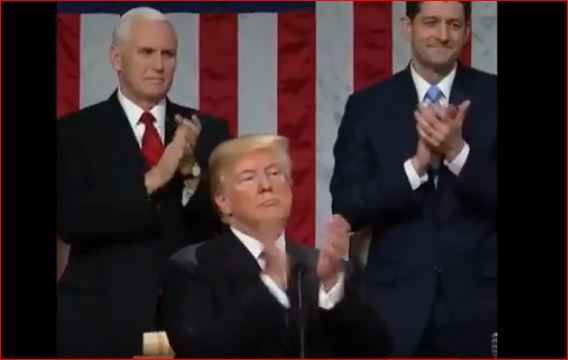 Трамп шесть минут аплодировал после собственного выступления