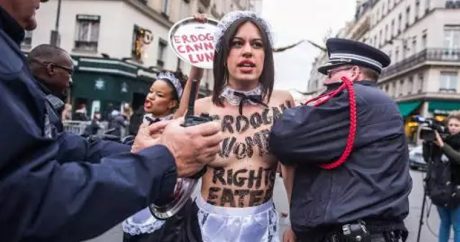 Активистки Femen провели акцию против визита Эрдогана в Париж — ФОТО+ВИДЕО