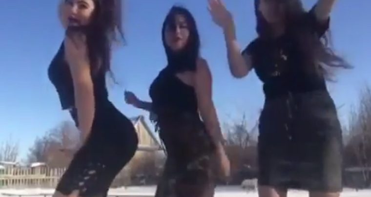 Горячие девушки танцуют на морозе в Астане — ВИДЕО