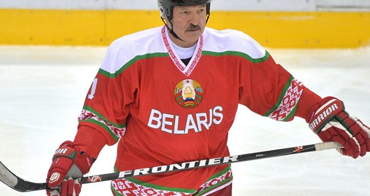 Судья удалил Лукашенко с площадки во время хоккейного матча – ВИДЕО