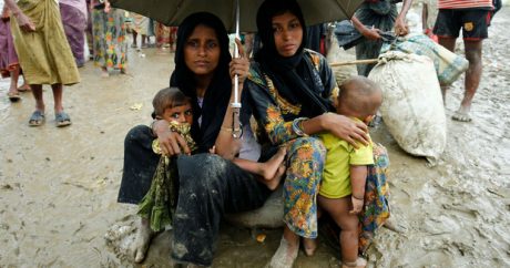 Власти Мьянмы обещают восстановить нормальную жизнь рохинья