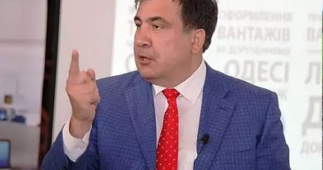 Саакашвили позвал народ к зданиям МВД и СБУ