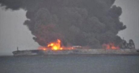 У берегов Китая взорвался горевший танкер — ВИДЕО
