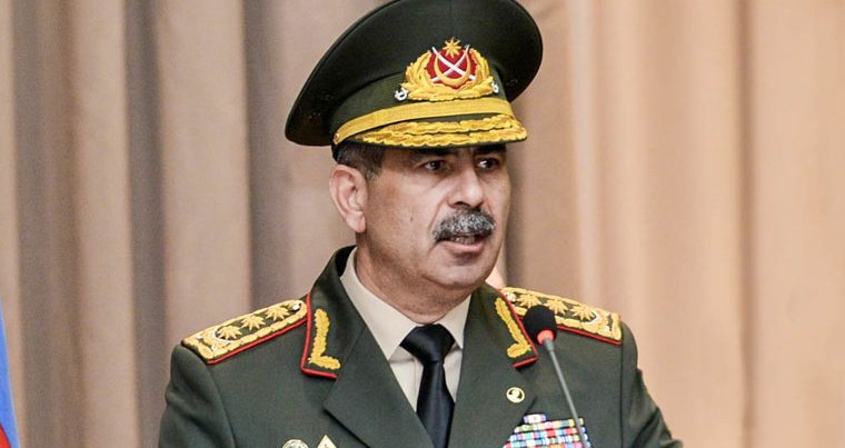 Министр обороны Азербайджана отправился в Беларусь