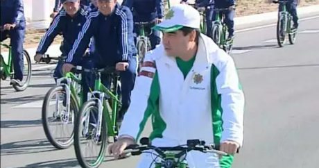 Туркменских чиновников заставляют покупать велосипеды