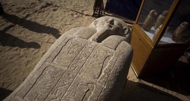 В Египте найден крупный некрополь с сокровищами — ВИДЕО