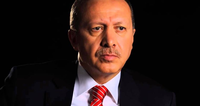 Эрдоган посетил дом шахида и прочел аяты из Корана — ВИДЕО