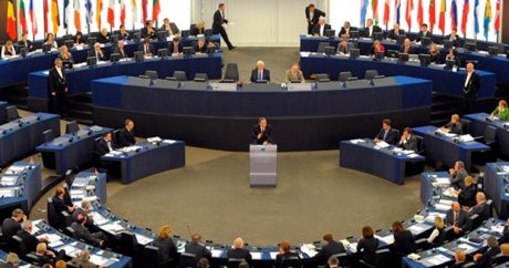 Европарламент отказался наблюдать за президентскими выборами в России и Азербайджане