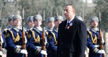 Ильхам Алиев посетил памятник жертвам Ходжалинской трагедии