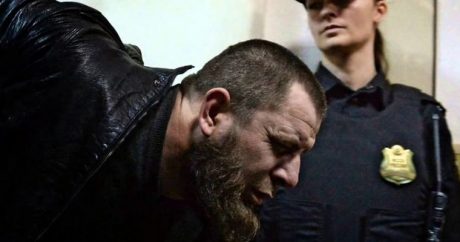 Чеченскому киллеру, убившему Немцова, продлили срок