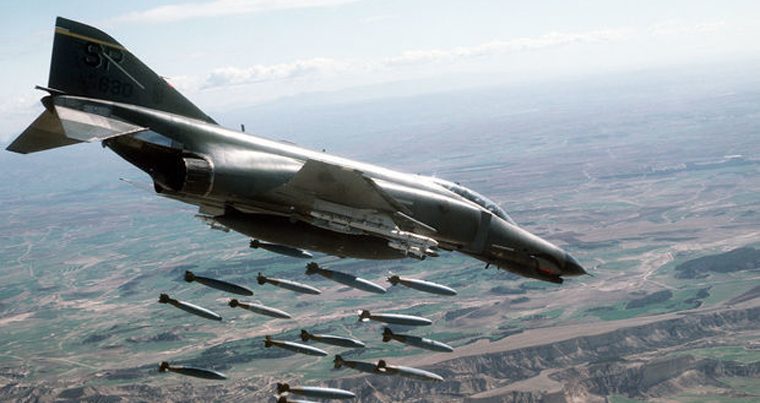Турецкая авиация уничтожает террористов в Африне – ВИДЕО