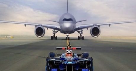 Болид Formula E устроил гонку с двумя самолетами – ВИДЕО