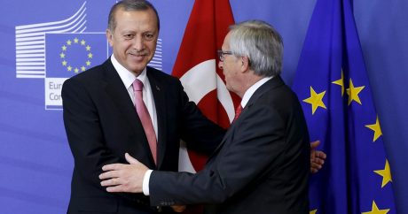 Юнкер выступил гарантом продолжения переговоров о присоединении Турции к ЕС