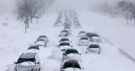 Снежная буря парализовала жизнь в США