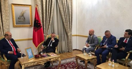 Президенту Албании вручен золотой орден «Друг Азербайджана»