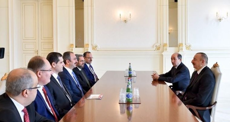 Президент Азербайджана принял министра юстиции Турции