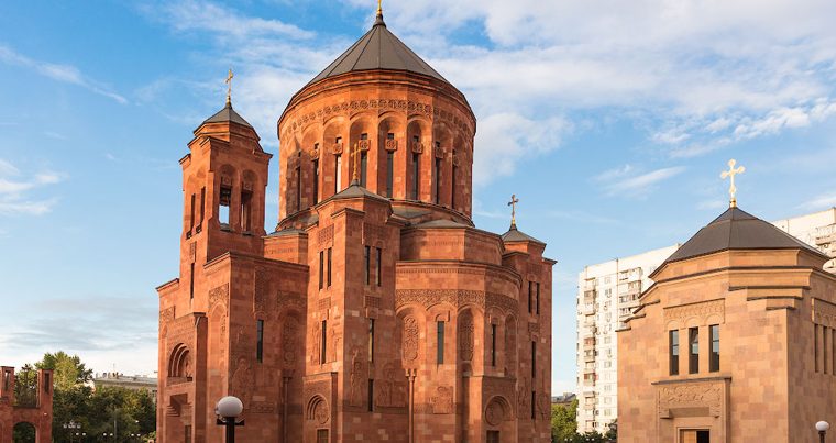 У армянской церкви в Москве произошло столкновение