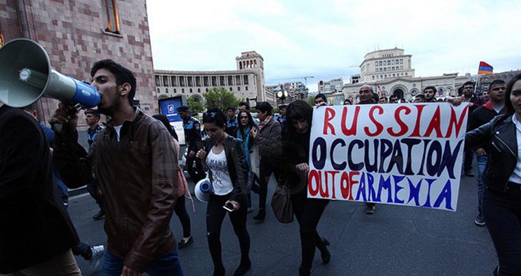 Украинский эксперт: «Россия до конца не сможет содержать и поддерживать Армению»