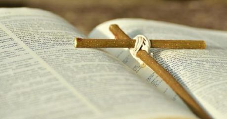 Библию объявили «необязательной для прочтения»