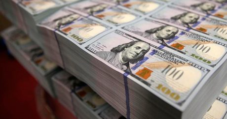 В июне Госнефтефонд Азербайджана продал на валютных аукционах 439 млн. долларов
