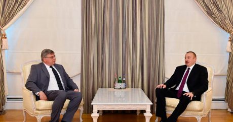 Президент Ильхам Алиев принял бывшего вице-президента Европарламента — ФОТО
