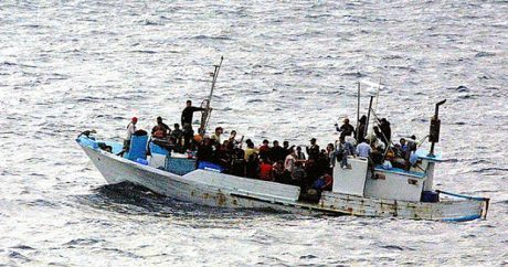 У берегов Ливии спасли 74 беженца, среди — 5 детей и 40 женщин