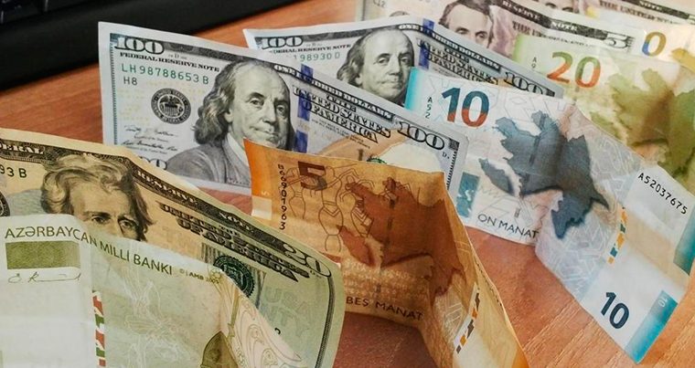 Центробанк Азербайджана установил курс доллара на 27 апреля