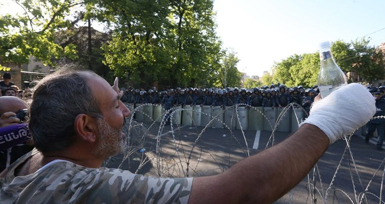 Силовым структурам Армении поручено разогнать митинг оппозиции
