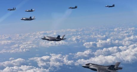 Восемь военных самолетов США облетели российские базы в Сирии