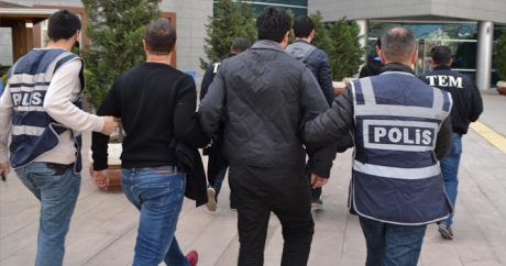 В Турции продолжаются массовые аресты военных