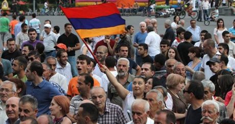 Ереван охватили новые протесты