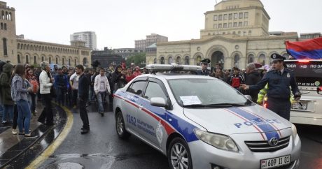 В Армении неизвестные открыли стрельбу в банке