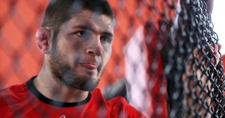 Чемпиону UFC Нурмагомедову подарили «Ладу Веста» и земельный участок в Хасавюрте