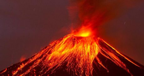 Извержение вулкана на Гавайях сняли на ВИДЕО