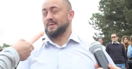 Украинскому депутату сунули под нос секс-игрушку во время интервью