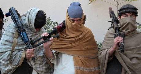 Новая тактика: талибы в паранджах расстреляли полицейский патруль