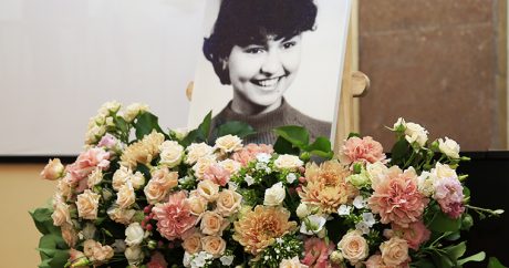 Когда уходят лучшие: в Баку почтили память Лейлы Ахундзаде – ФОТОРЕПОРТАЖ