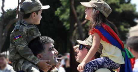 Юные патриоты на параде, посвященном 100-летию ВС Азербайджана — ФОТО